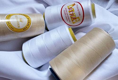 Threads for tulle processing