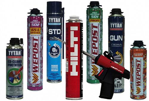 Foam aerosol cleaner