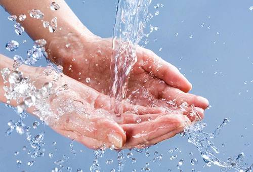 We wash the glue with water