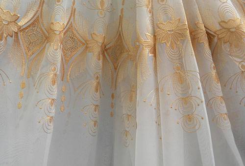 Synthetic tulle