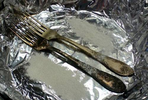 Cleaning cupronickel with foil