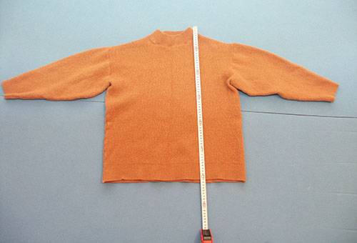 The sweater which has settled down after washing