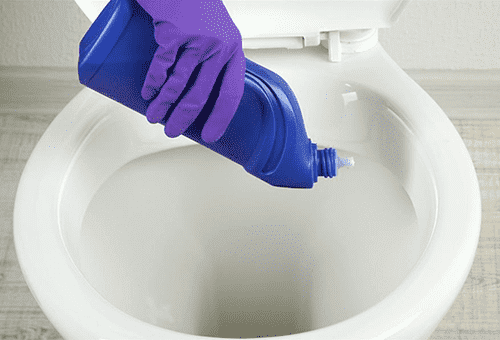 Cleaning the toilet