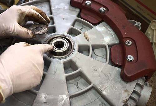 Replacing the drum bearing of the washing machine