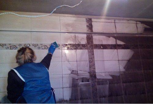 virtuves tīrīšana pēc ugunsgrēka