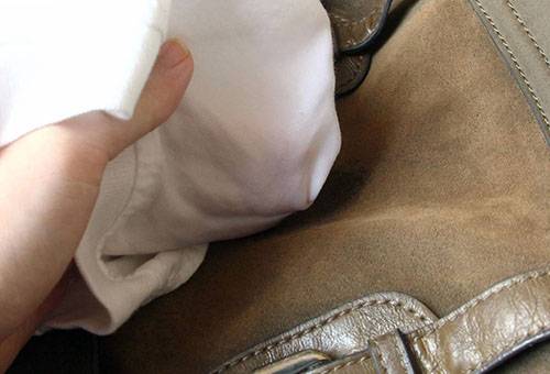 Cleaning a suede bag