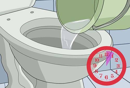 Cleaning the toilet with alkaline solution
