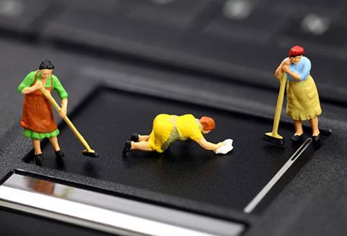 Laptop cleaning