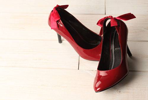 Patent leather shoes