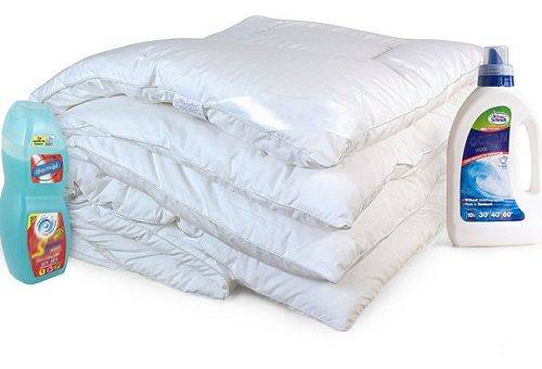 white quilt