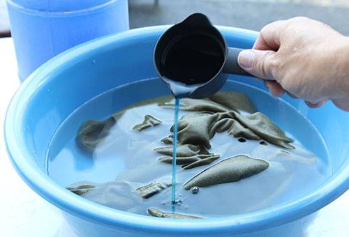 Soaking laundry softener