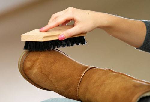 Brushing ugg