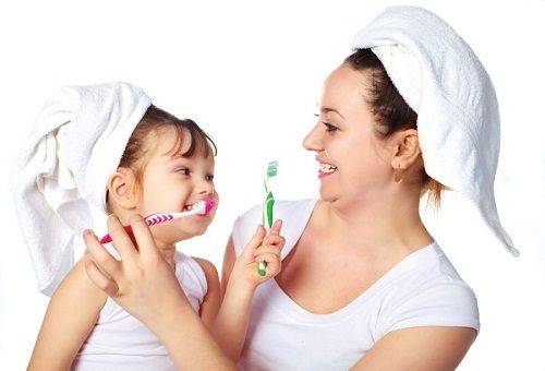 how to brush your teeth