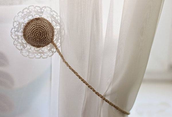 Elegant Curtain Magnet