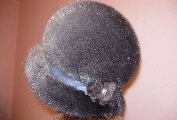 female mink hat