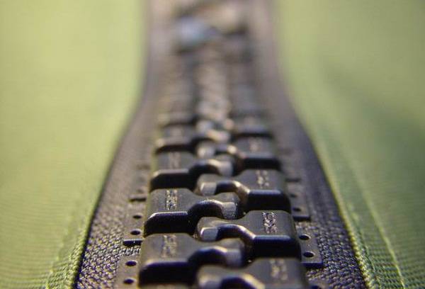 zipper clasp