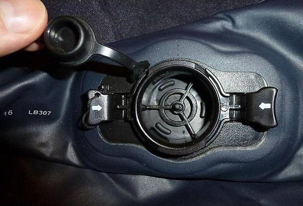 Air mattress valve