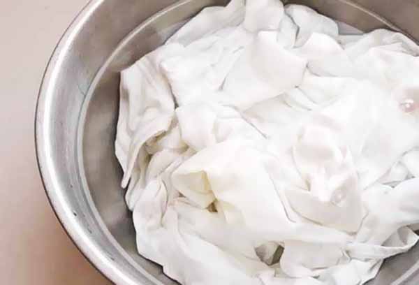 Soaking viscose clothing