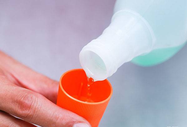 Liquid stain remover