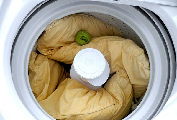 Machine washable pillows