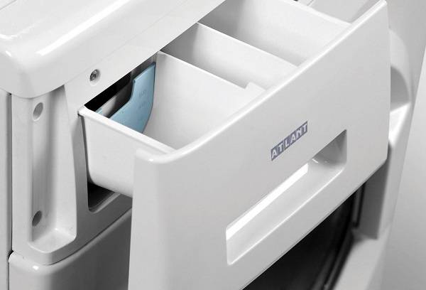 section tray for powder and conditioner