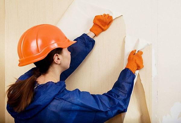 Removing vinyl wallpaper