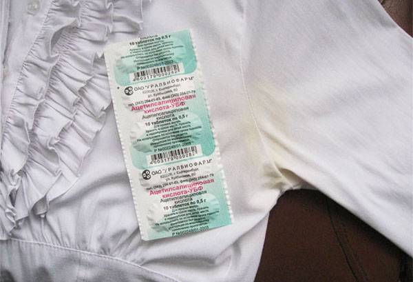 Aspirin from yellow spots under the armpits