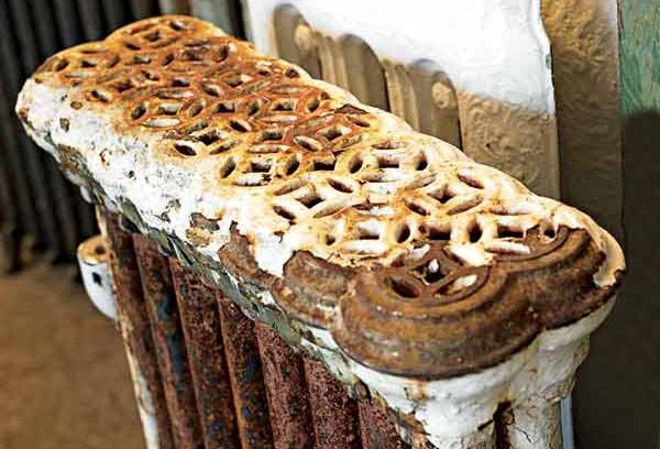 Vecs sarūsējis radiators