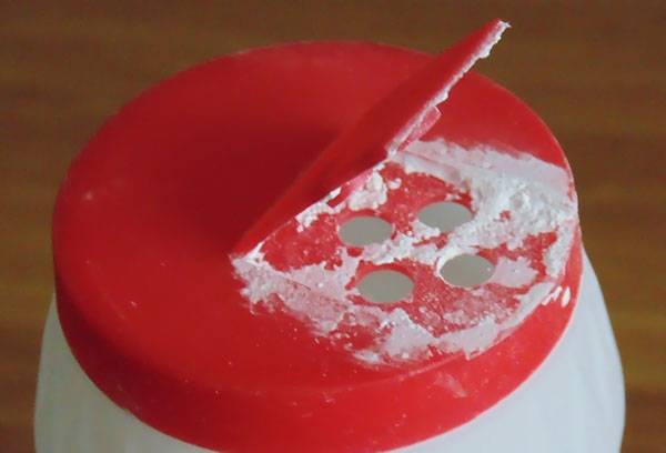 Cleaning powder