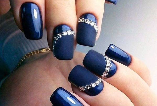 Decor nails with rhinestones