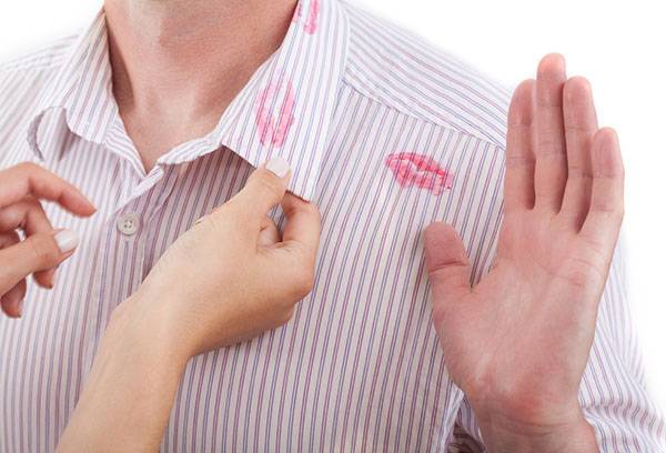Lipstick stains on the shirt