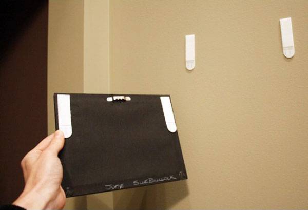 Command wall clasps for paintings