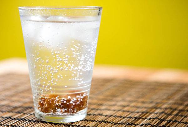 Soda and vinegar pop