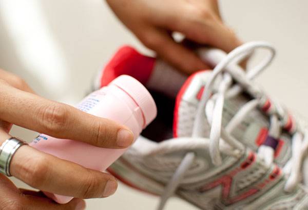 Using a deodorant for shoes