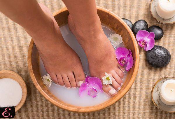 soap and soda solution for feet
