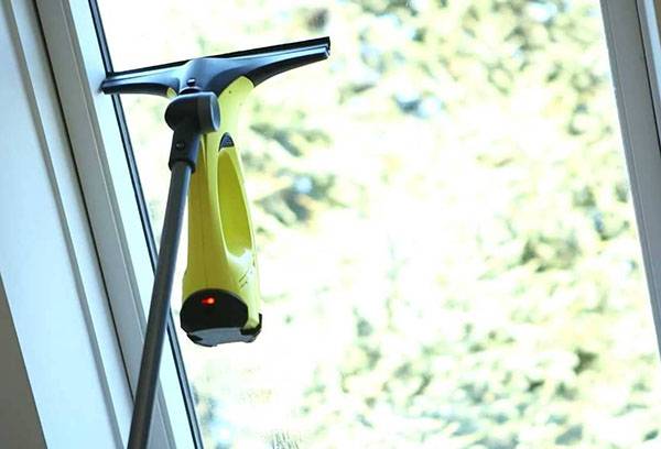 Glass cleaning by Karcher