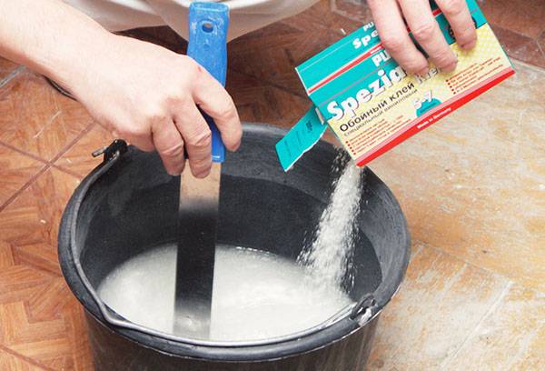 Glue cultivation for wallpaper