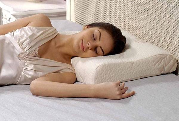 Sleep on an orthopedic pillow