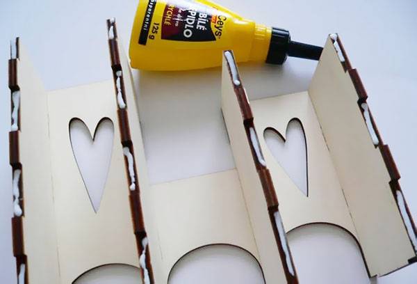 Bonding plywood