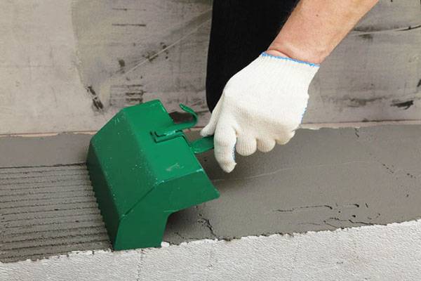 Work with glue for aerated concrete