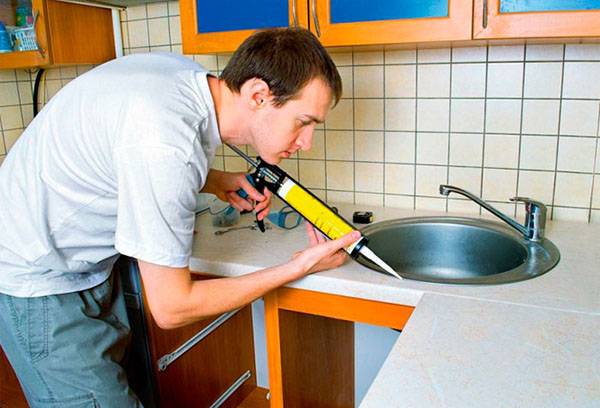 Sealing joints with silicone sealant