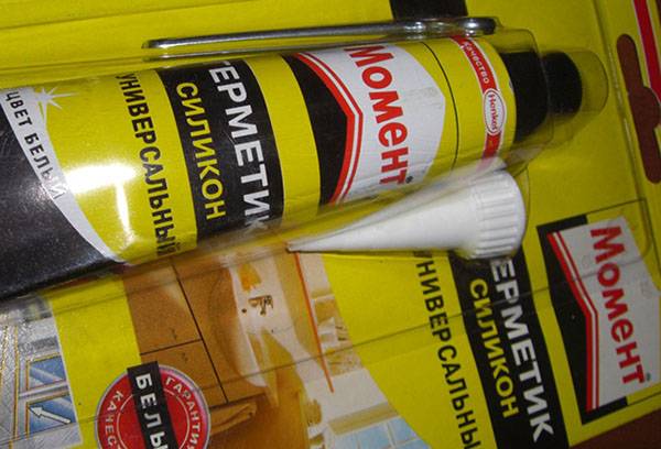 Silicone Glue Moment