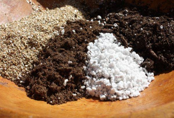 Ground Mineral Mixture for Plants