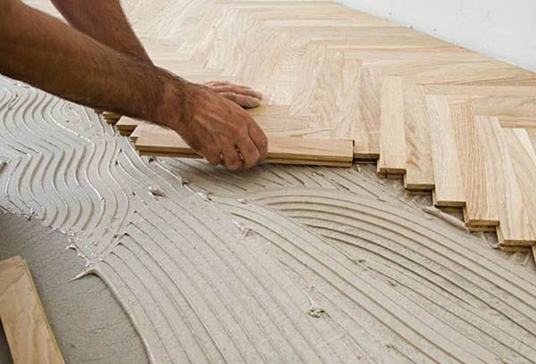 Laying parquet on glue