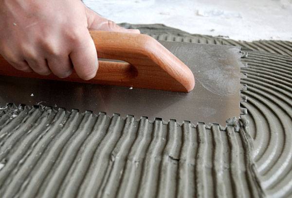 Tile glue application