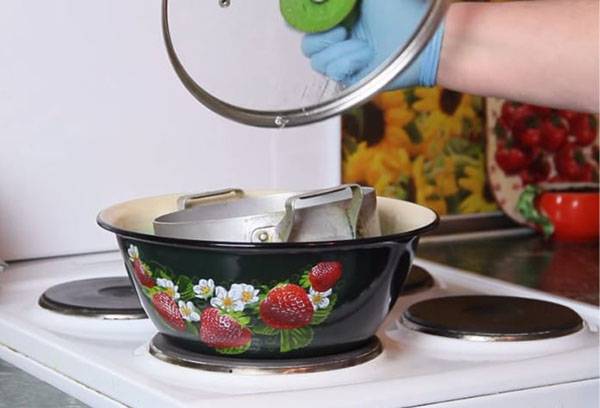 Carbon elimination with aluminum pan