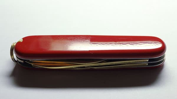 Polishing a plastic product