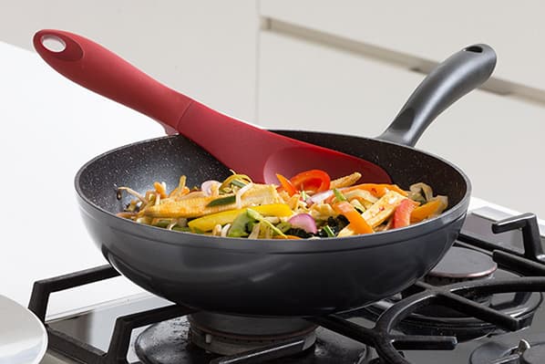 Cooking vegetables in a non-stick pan