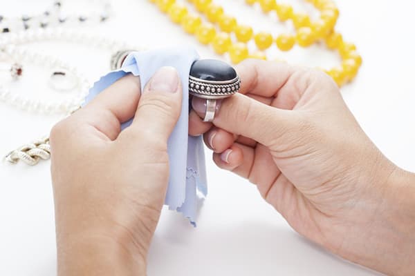 Silver ring cleaning