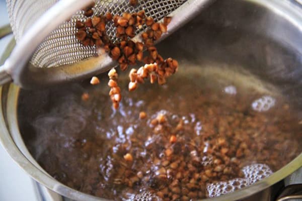 Adding buckwheat to water